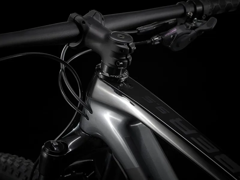 TREK Procaliber 9.5 XC Mountain Bike in Lithium Grey and Trek Black -5